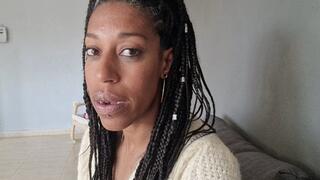 Goldenlace shrinks and crushes her loyal client