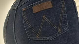 ASMR SEXY AF JEANS BREAKING THEM IN RIGHT