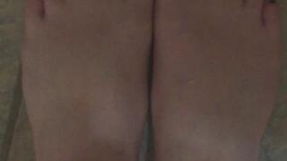 MSN THE ZONE I LIKE THE COLD TILE IN BATHROOM AFTER A HOT SHOWER *MSN THE ZONE DISCONNECT ROOM NOISE*