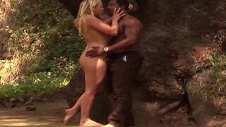 Nikki Hunter Loves Bareback Interracial Sex! mp4