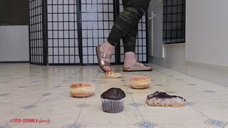 Mila in Birkenstock - It's cake time