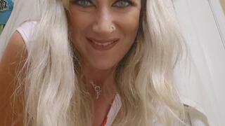 MizzErotique Fart to mouth transplant jerk off