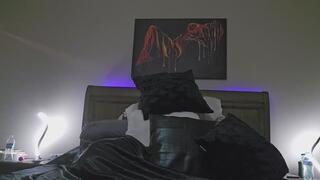 MizzErotique Lapdance for Santa