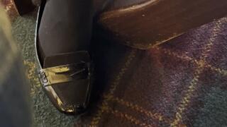 Shoe dangling and shoeplay in flats and tights