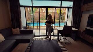 Do I look pregnant? MOV