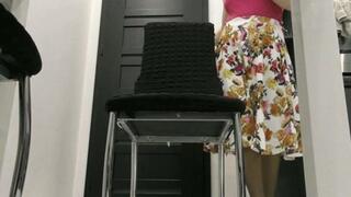 You to discover that he is there under the table WMV FULL HD 1080p