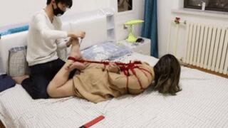 GG09 - Cute barefoot girl being tied up and tickled