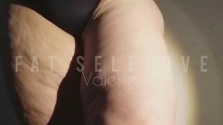 Giantess Teasing You With BBW Apron Belly, Fat Thighs & Booty Worship POV (Slow Motion)