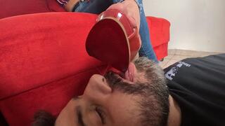 SHOES LICKING : SMOKING a Scene of Power