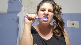 Dirty Teeth After 3 Days: Brushing & Cleaning My Yellow Teeth Close-Up