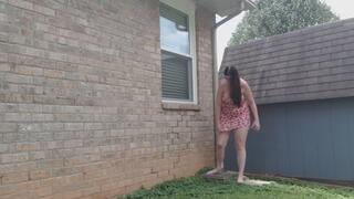 MizzErotique Peeing Outside in Public