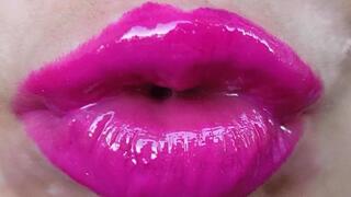 Shiny Pink Lips Kissing (mkv)