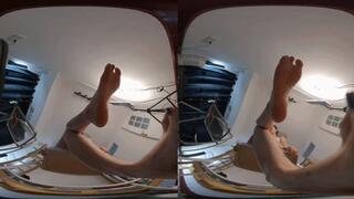 3DVR180 XINGGAN POV's toe humiliated the dwarf