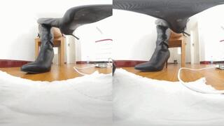 3DVR180 LELE boots flattened and humiliated the dwarfs