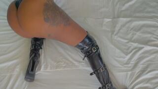 INFINITE GOON LOOP: LATEX EBONY GODDESS JOI