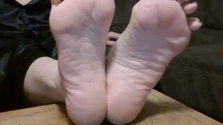 SCRUNCHING AND STRETCHING SOLES AND TOES