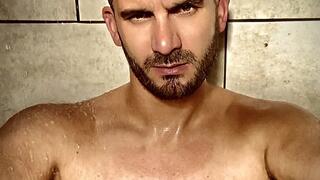 Solo Shower Session - Wet & Close.