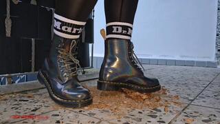 Mila in Martens - Crunchy buns (P02)