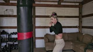 Andi Unleashed : Heavy Bag Therapy Episode #1