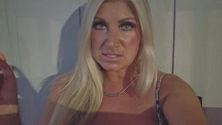 MizzErotique Sharing a smoky kiss with a country club cougar