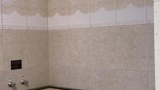 MASTER E FOOT AND PISS DOM