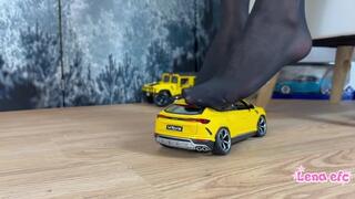 Lamborghini Urus Toy car crushing