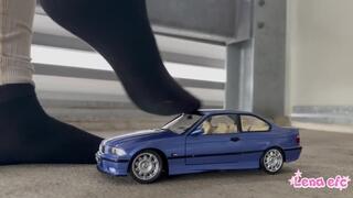 BMW E36 Toy car crushing