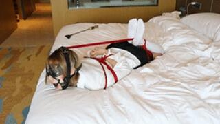 GG51 - Seilbondage of a Cute Barefoot Girl