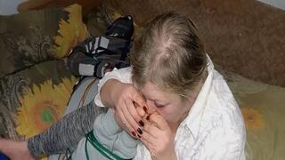 She tied up a boy for his feet MP4