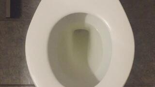 I PEE GOLD U WEIGH GOLD WITH A CALCULATORR