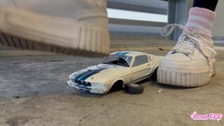 Mustang GT500 Toy car crushing