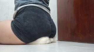 Lola just wants to crush him