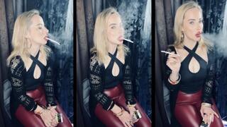 Sweet Smoking Queen Chain smokes Eve 120 in Leather leggings