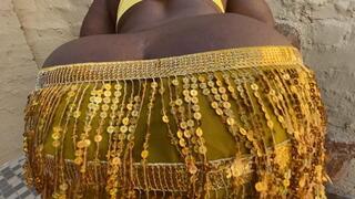 TABBYS EXOTIC BUBBLY ASS SHAKING FARTS!