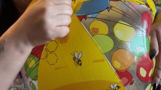 Valeri deflate beachballs and pool