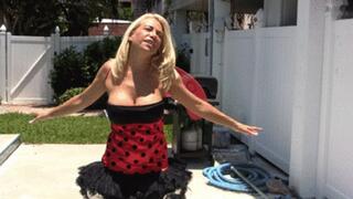 Lady Bug Stuck MP4 1080HD