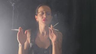 I smoke 30 cigarettes in an hour and at the end I show my teeth. 8K