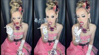 Addicted Princess Chain smokes Eve 120 in Barock Style