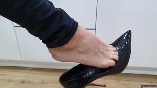 Dangling and dipping barefoot with Casadei High Heels HD wmv 1920x1080