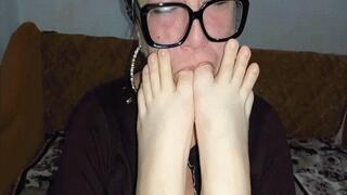 A Pedicure with Worship WMV