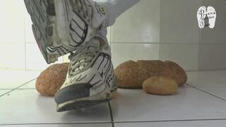 Bread under old used Nike TN