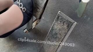 I got a GAS POWERED golf Cart to have fun with!