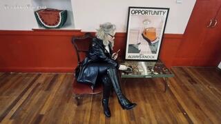 Mistress Inka - Blueberries Beneath my Luxurious Boots (720p MP4)