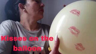Kisses on the balloon