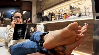 Mistress’s Feet: Your Place Is Below