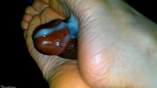 HighArch #CollegeGND Roommate Jennifer - Dry Cracked Heels Slow Build LongStroke Yanking NutExtraction