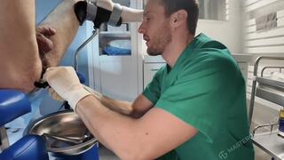 Enlarging Uncle's asshole by the doctor