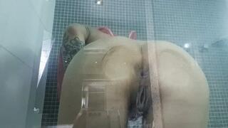 FARTING FOR YOU ON GLASS BOX PART 3 BY QWEEN CAM BY MELISSA RAMOS FULL HD