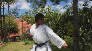 Defesa pessoal com Pes na grama