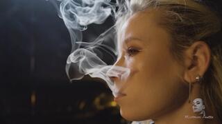 Brightly glowing cigarette 4K